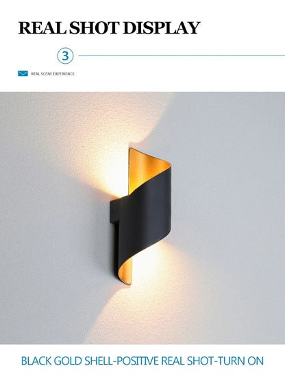 Vägglampa med spiralformad design