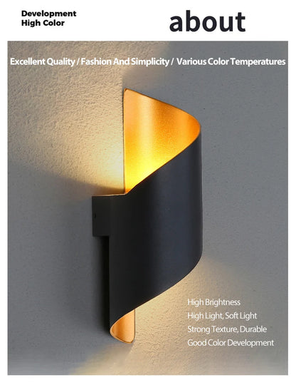 Vägglampa med spiralformad design