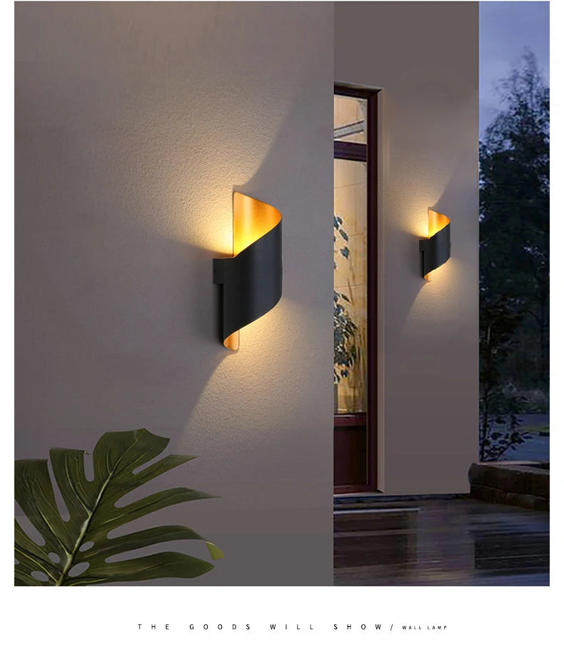 Vägglampa med spiralformad design