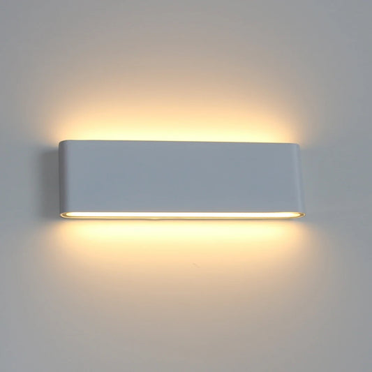 Vägglampa för inne och ute