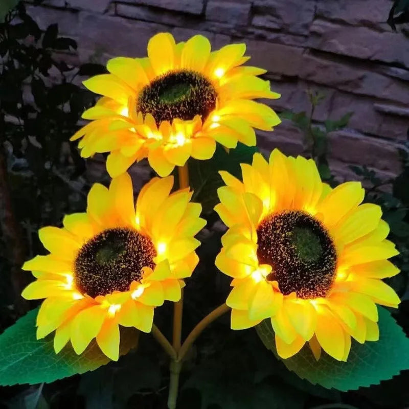 Solcellslampa i blomform för trädgården