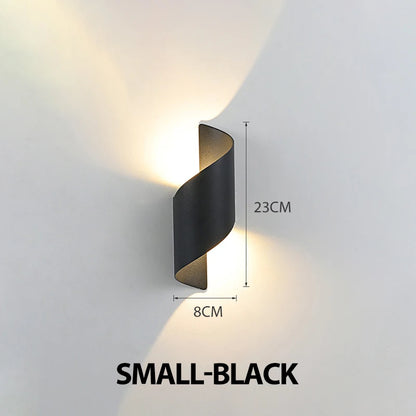 Vägglampa med spiralformad design