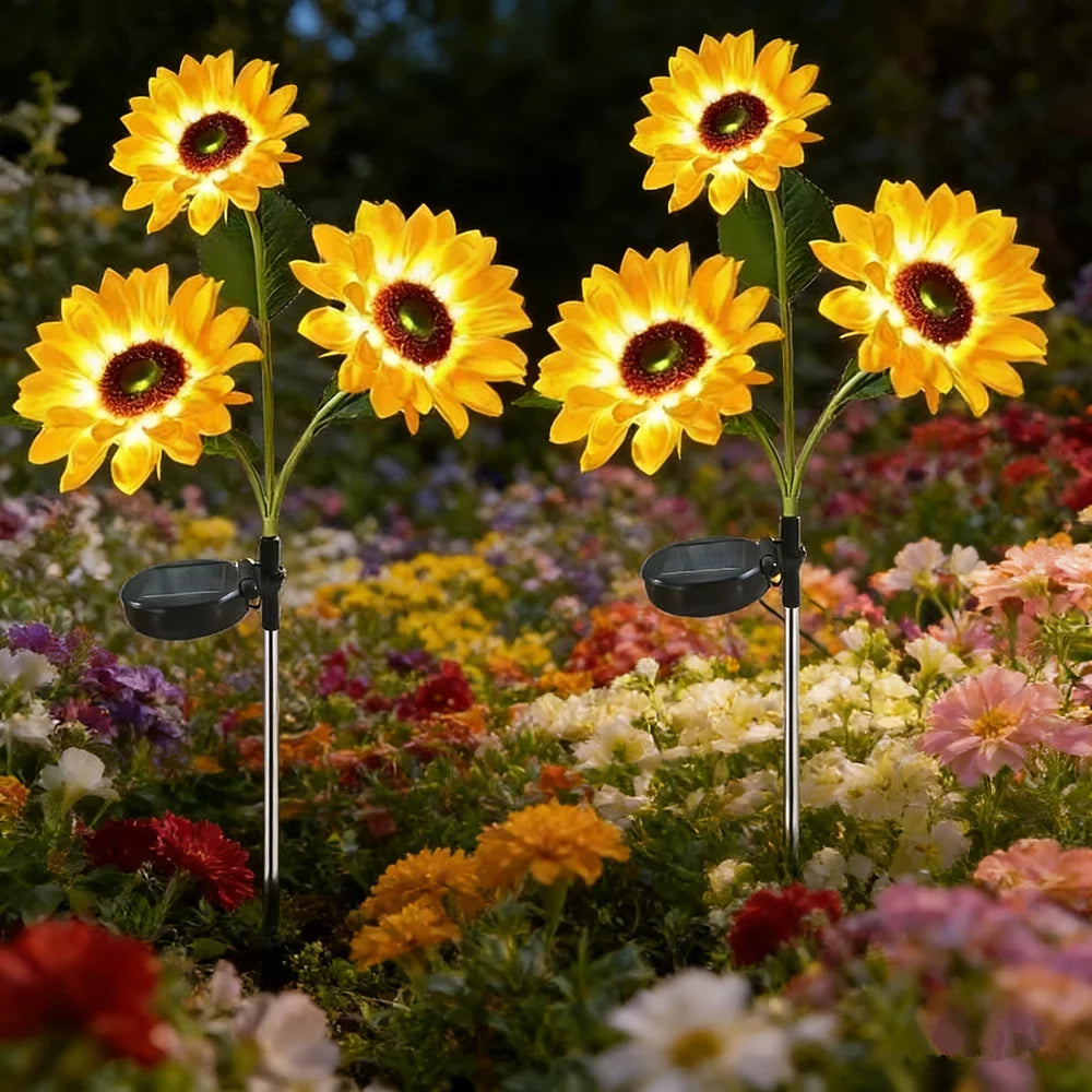 Solcellslampa i blomform för trädgården
