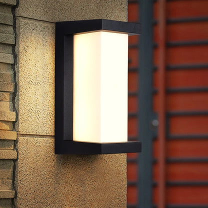 Modern kvadratisk vägglampa i svart