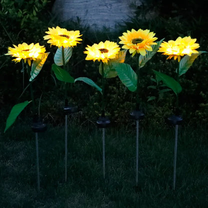 Solcellslampa i blomform för trädgården