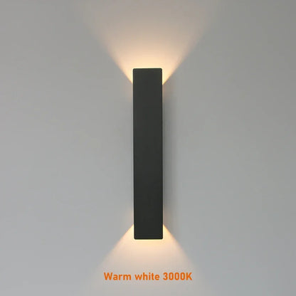 Modern vägglampa med tvåvägsljus