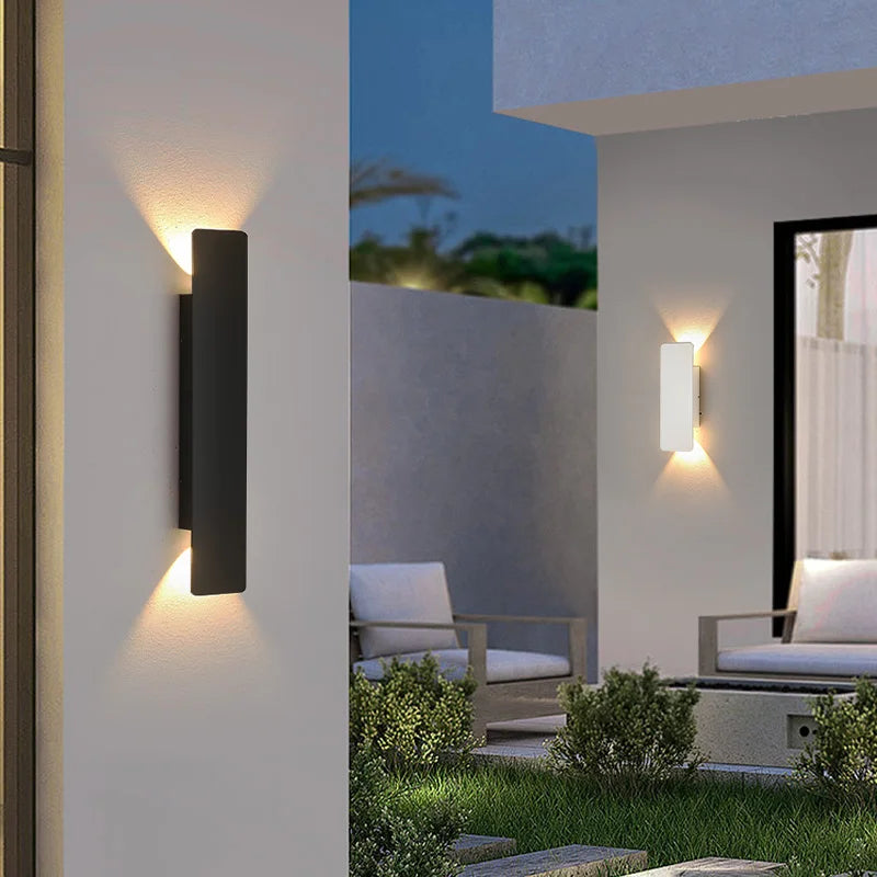 Elegant vägglampa i aluminium