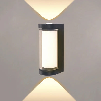 Vägglampa med ljus uppåt och nedåt