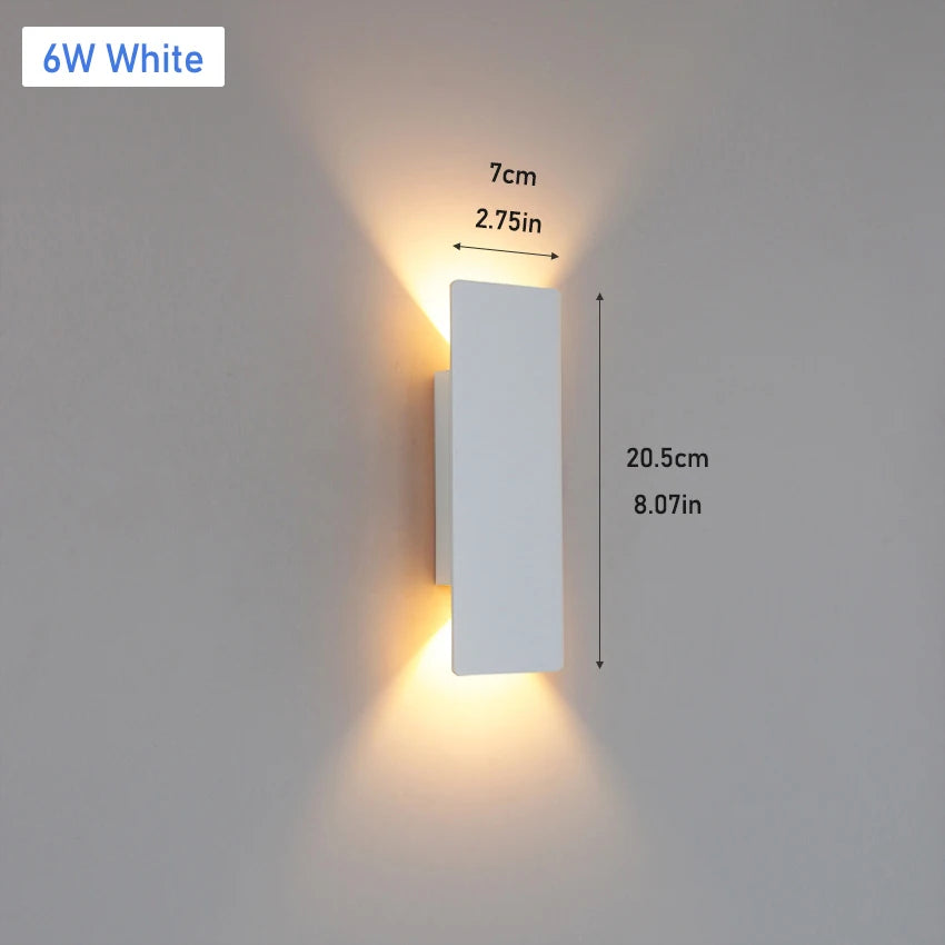 Vägglampa för uteplats och entré