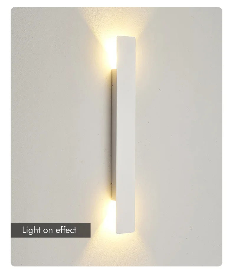 Elegant vägglampa i aluminium