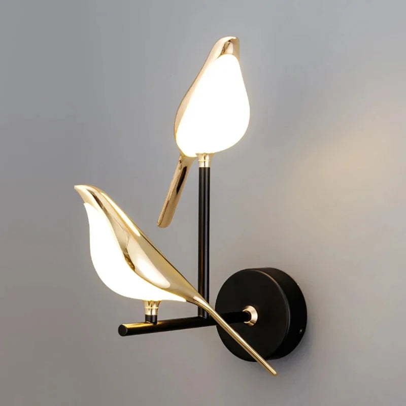 Vägglampa i fågelform, guld